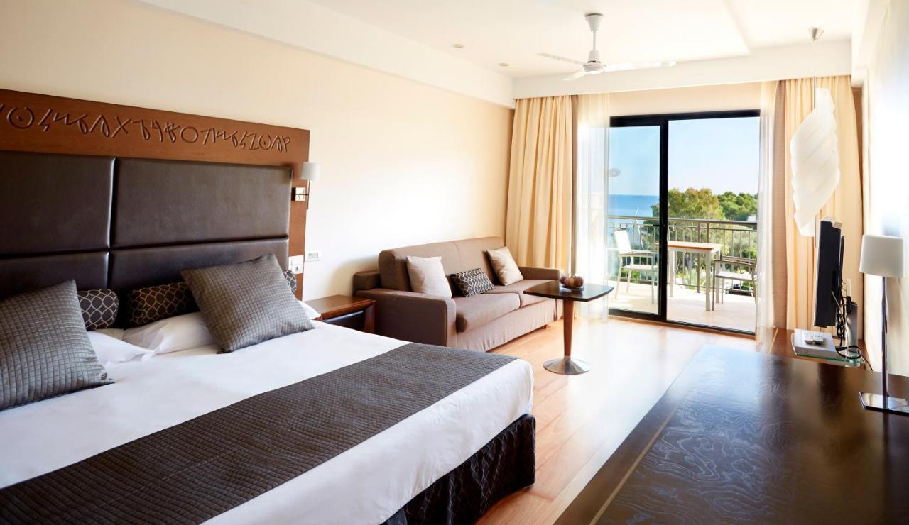 Insotel Fenicia Prestige Suites & Spa Santa Eularia des Riu Exteriör bild