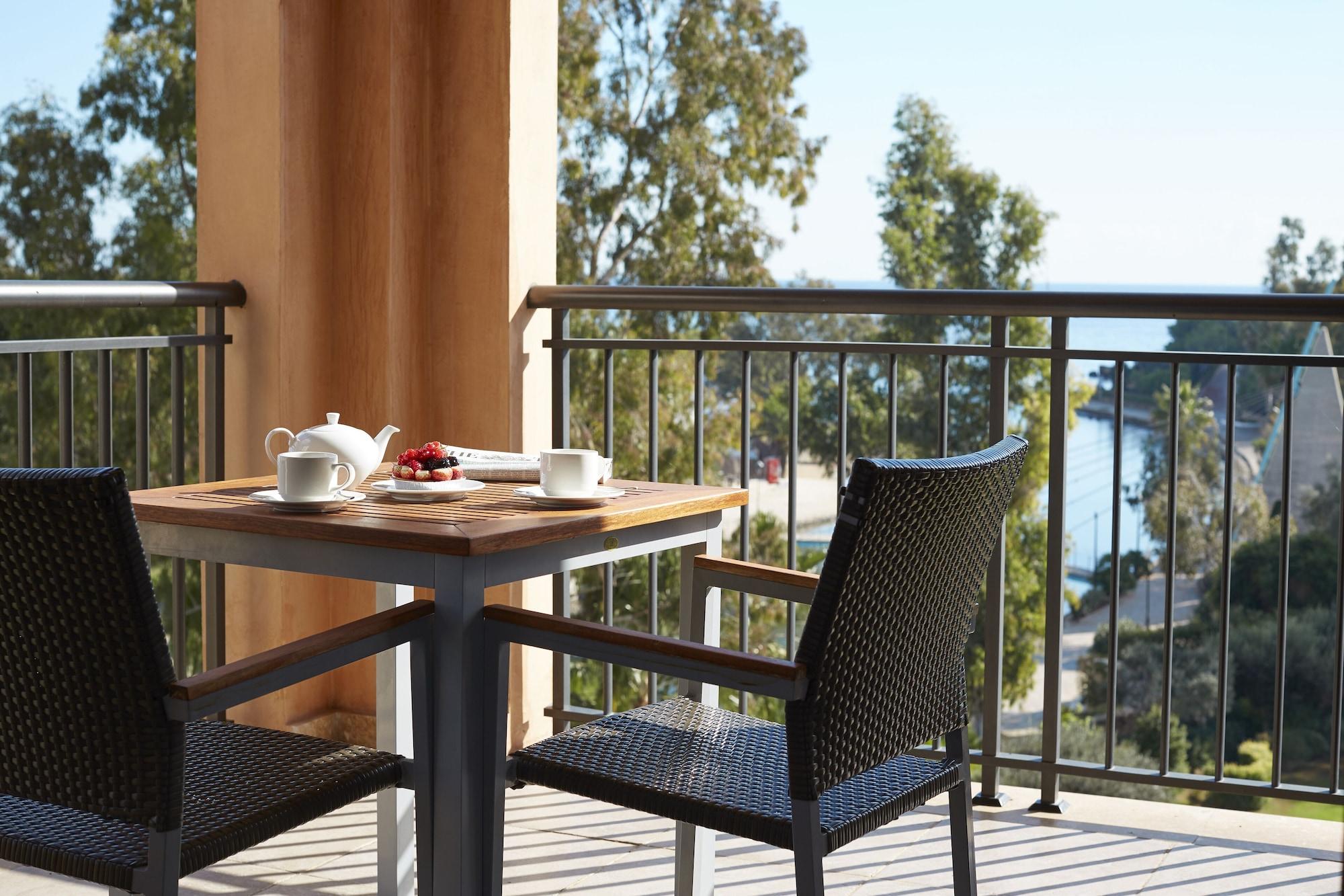 Insotel Fenicia Prestige Suites & Spa Santa Eularia des Riu Exteriör bild