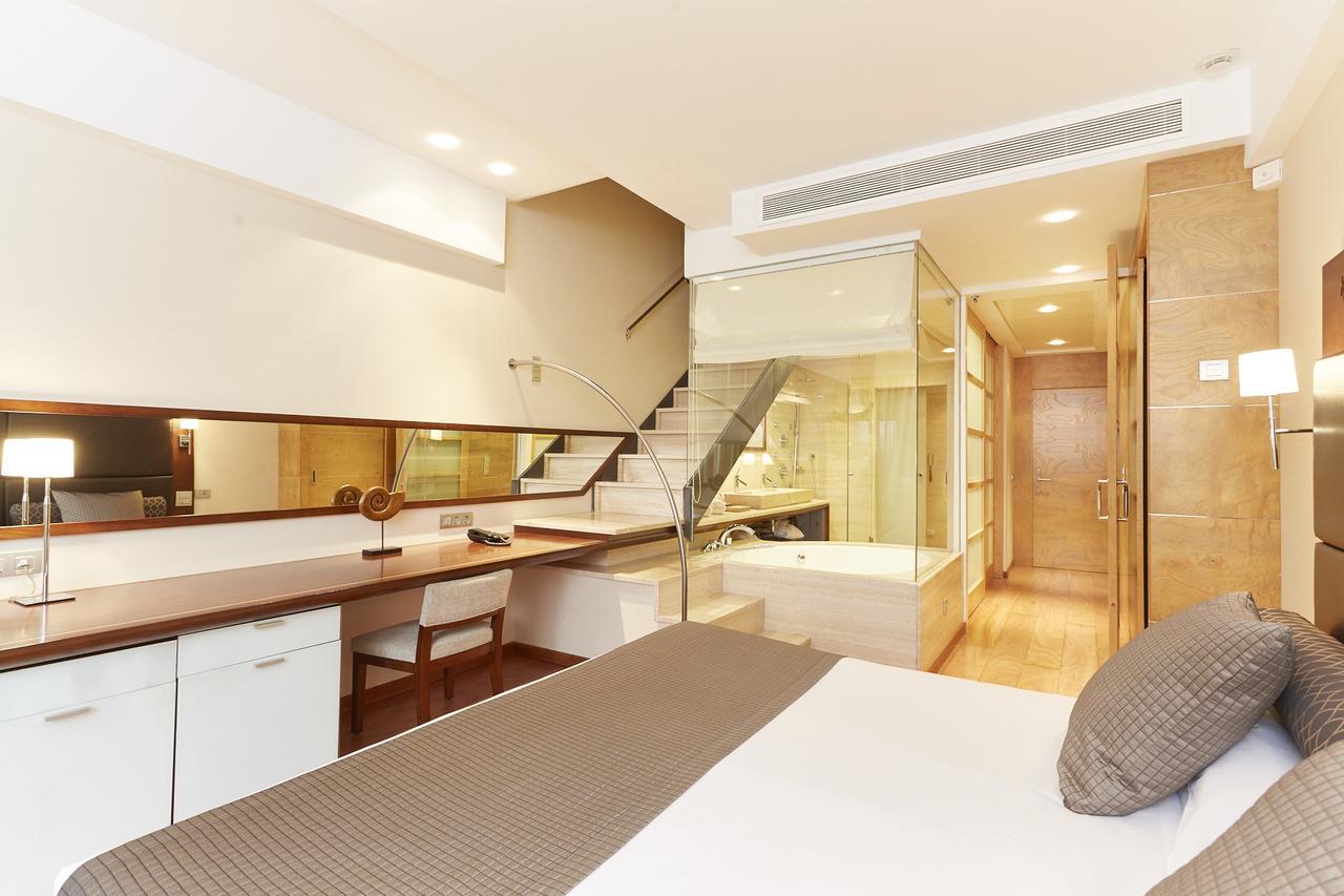 Insotel Fenicia Prestige Suites & Spa Santa Eularia des Riu Exteriör bild